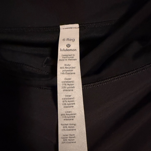 Lululemon Speed Up Low Rise Lined Short 2.5” - Picture 4 of 4